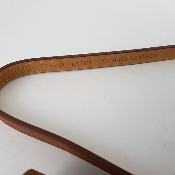 MICHAEL KORS Saffiano Panel Leather Belt Bag - Picture 4 of 8